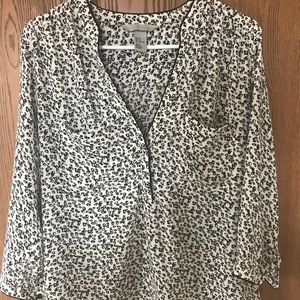 H and M three fourth sleeve with button enclosure